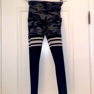 BOMBSHELL🖤 SCRUNCH THIGH-HIGHS
Style: 34030